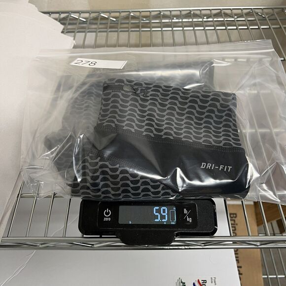 Nike Dri-FIT Polka Dot Crop Leggings XS Running Activewear Reflective Pocket - Picture 12 of 12